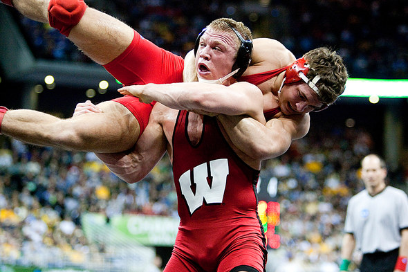 This past weekend Andrew Howe Wisconsin faced off against Kyle Dake 